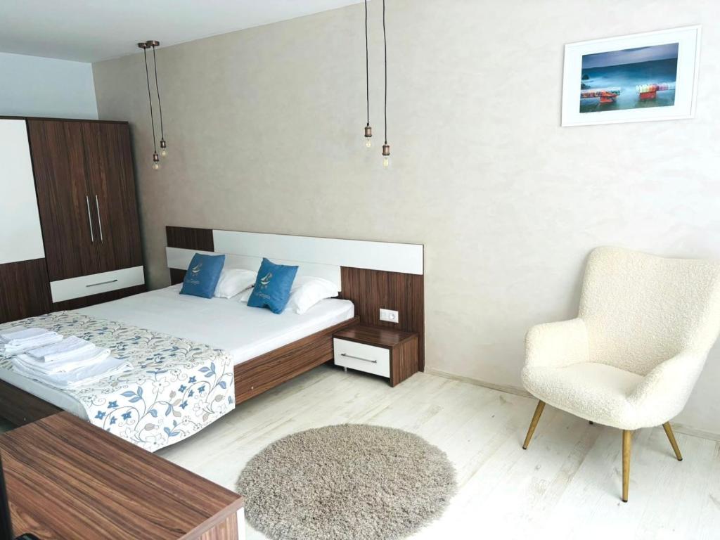 California Guest House 14