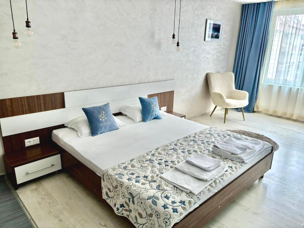 California Guest House 10