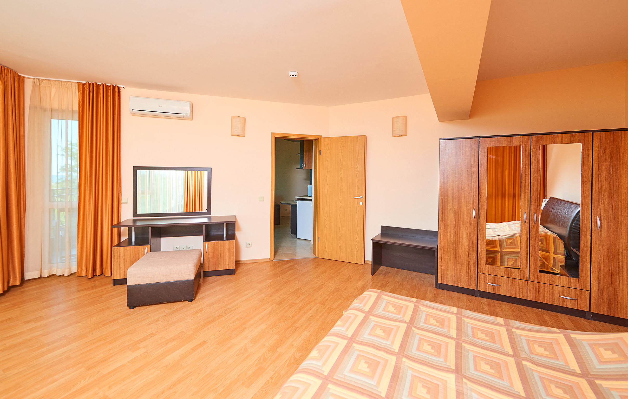 California Guest House 9