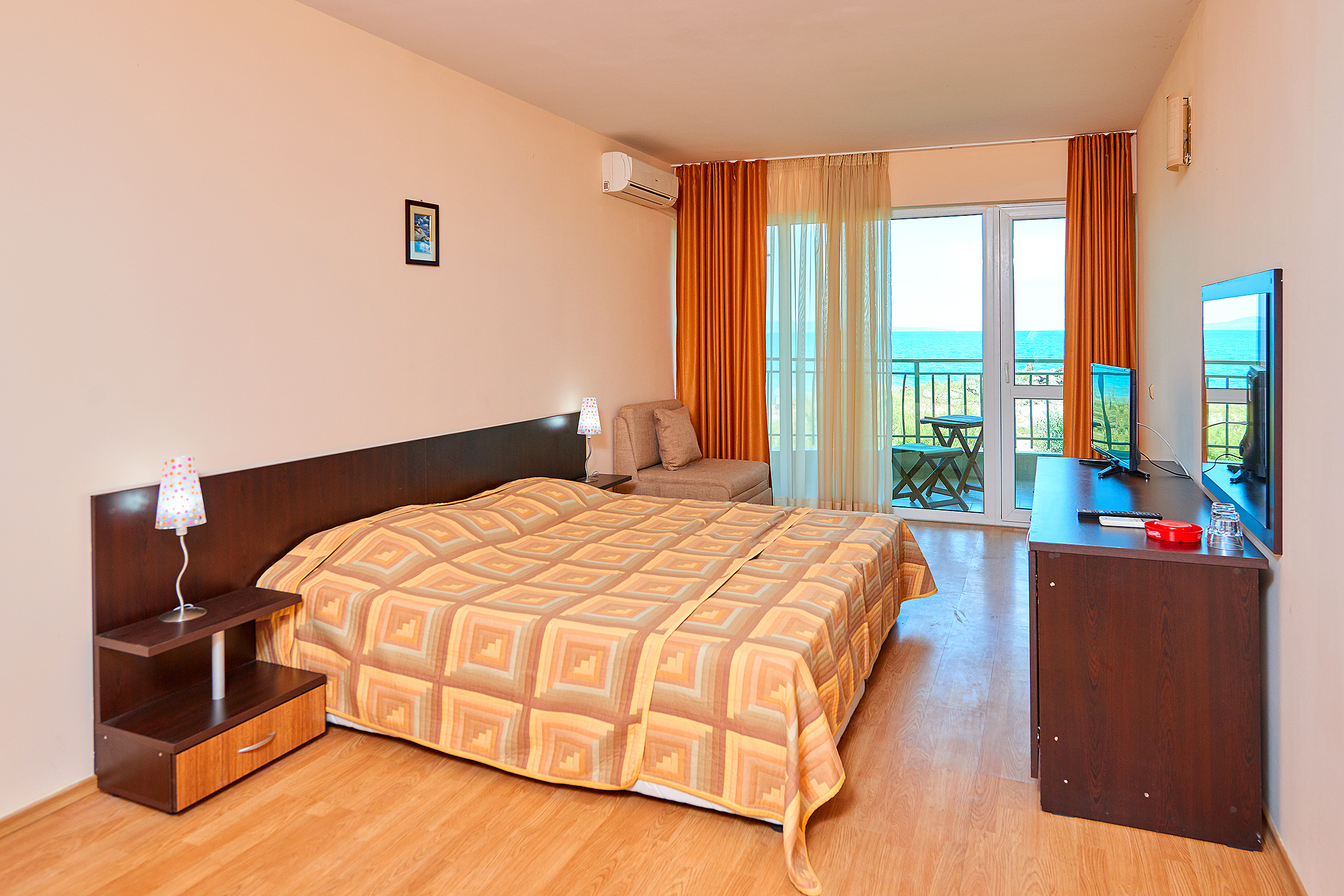 California Guest House 3