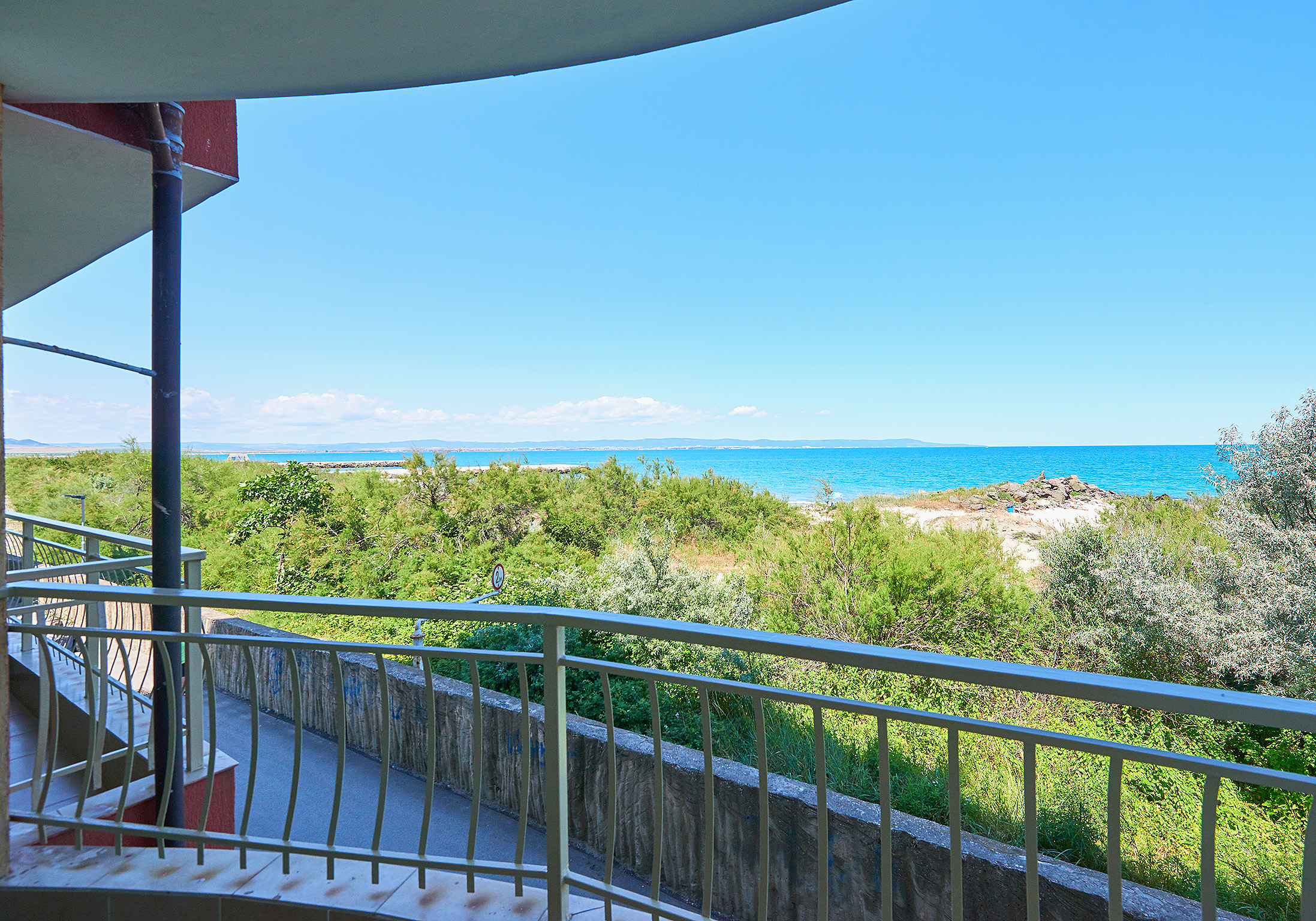 California Guest House 8