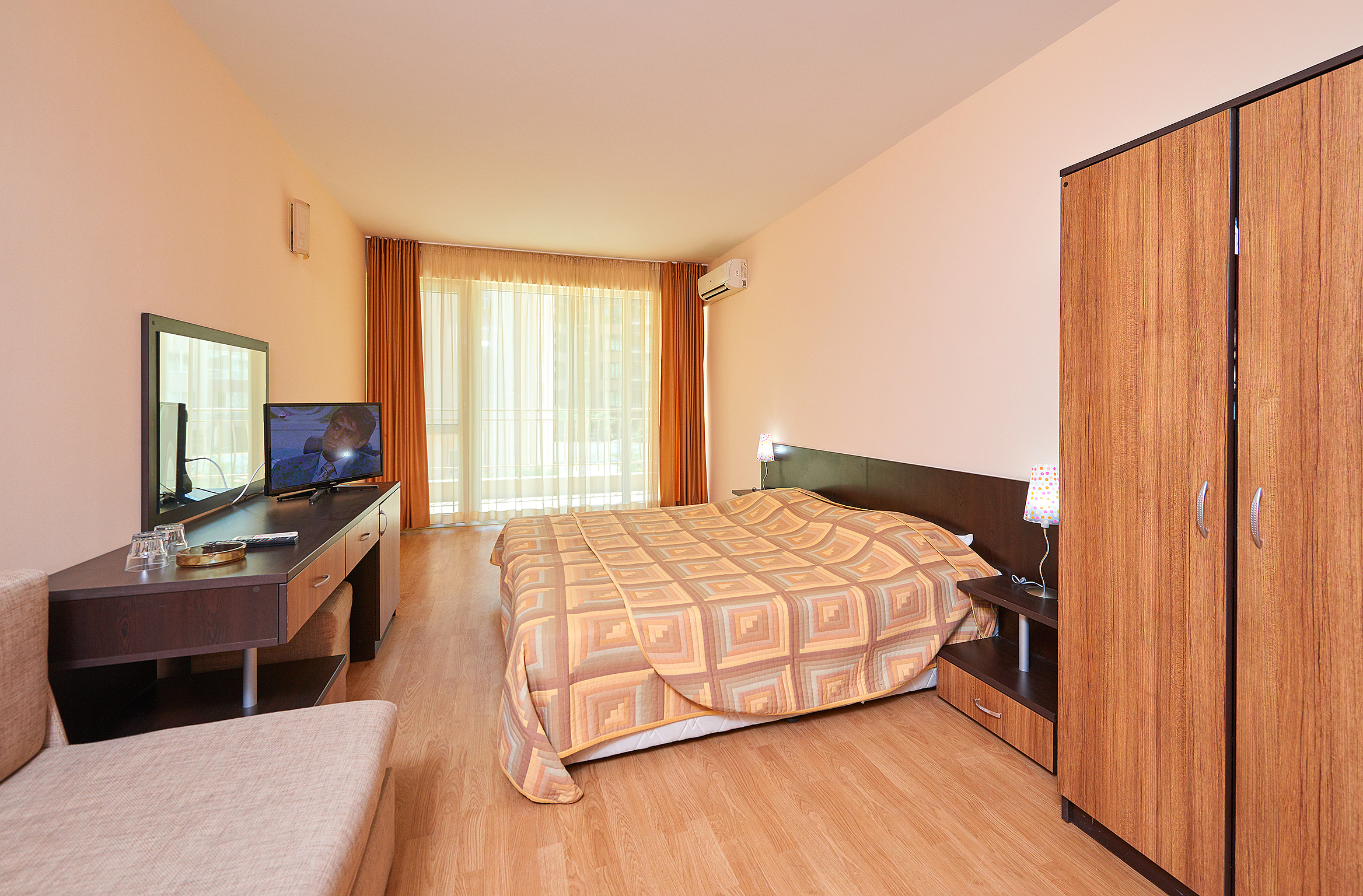 California Guest House 5