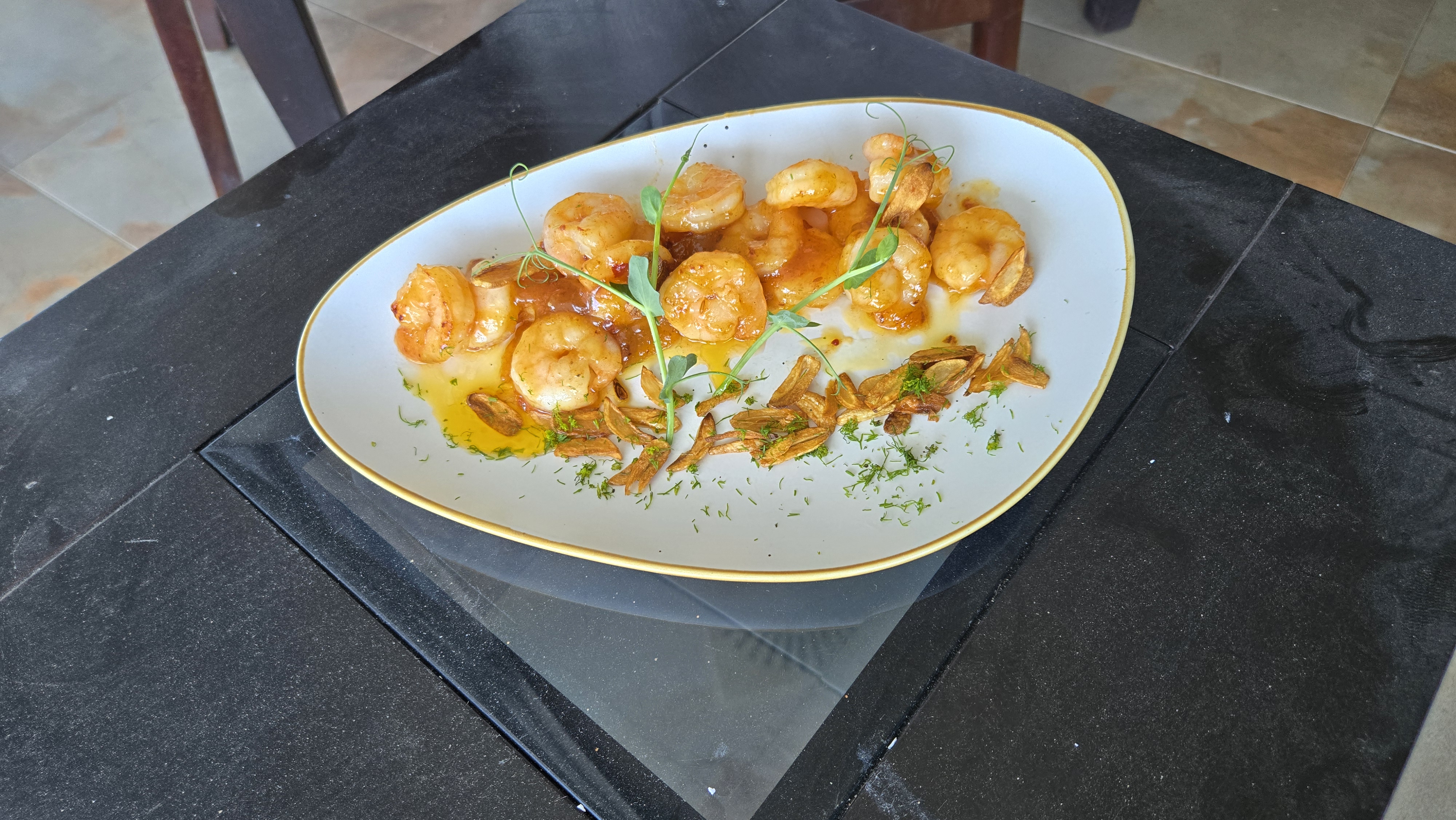 Скариди с чесън и зехтин